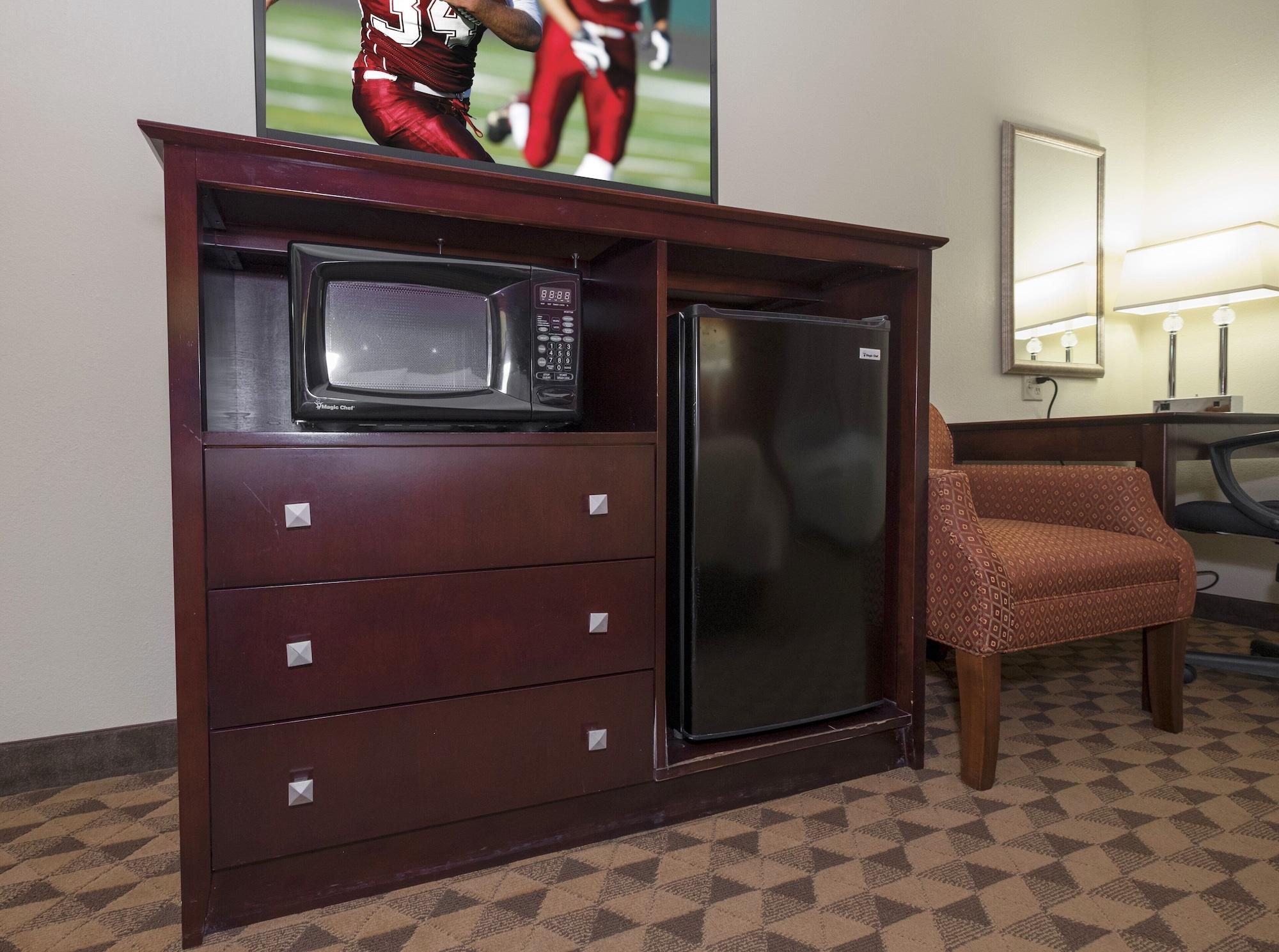 Red Roof Inn & Suites Cincinnati North-Mason Bagian luar foto